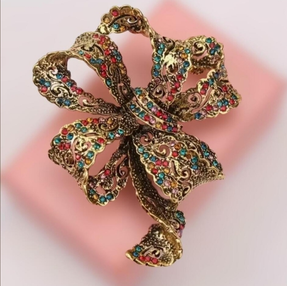 STUNNING!! Lace Bow Brooch